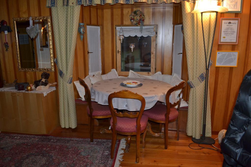 B&B La Tana Dell'Orso - Die Baerenhoehle Castello-Molina di Fiemme Bagian luar foto