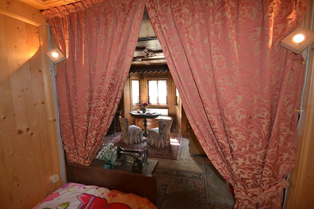 B&B La Tana Dell'Orso - Die Baerenhoehle Castello-Molina di Fiemme Ruang foto