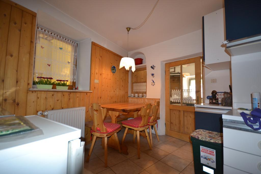 B&B La Tana Dell'Orso - Die Baerenhoehle Castello-Molina di Fiemme Ruang foto