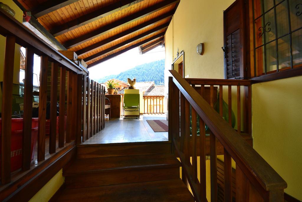 B&B La Tana Dell'Orso - Die Baerenhoehle Castello-Molina di Fiemme Ruang foto